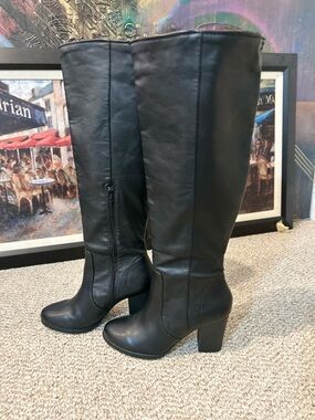 Express Black Knee-High Block Heel Boots